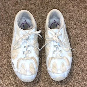 Kaepa stellarlyte cheer shoes size 9